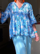 Load image into Gallery viewer, Fashion Leisure Holiday Style Printed V-Neck Two-Piece Suit