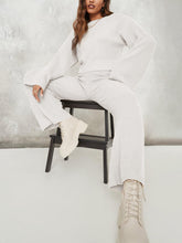 Load image into Gallery viewer, Solid Color Loose Flared Sleeve Women'S Knitted Suit
