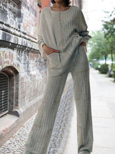 Load image into Gallery viewer, Women's Two-piece Casual Sweater with Contrasting Lines