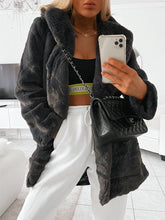 Load image into Gallery viewer, Faux Lapel Plus Fleece Coat