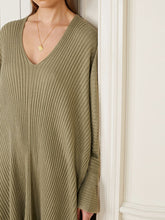 Load image into Gallery viewer, Fashion Solid Color V-neck Long Two-piece Suit