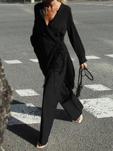 Load image into Gallery viewer, Solid Color V-Neck Tie Suit