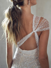 Load image into Gallery viewer, One-shoulder Mesh Long Wedding Dress
