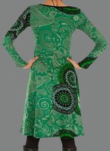 Load image into Gallery viewer, V-Neck Printed Pleated Dress
