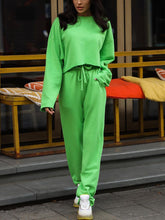 Load image into Gallery viewer, Fashion Crop Top Loose Pants Suit
