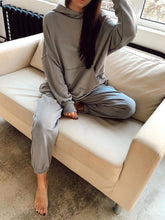 Load image into Gallery viewer, Loose Hooded Top Pocket Two-Piece Suit
