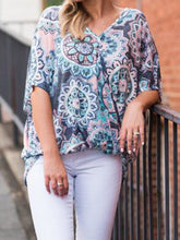 Load image into Gallery viewer, Fashion Leisure Holiday Style Printed V-Neck Two-Piece Suit
