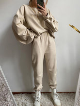 Load image into Gallery viewer, Casual Loose Pullover Top Two-Piece Suit
