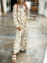 Load image into Gallery viewer, Casual Loose Round Neck Long Sleeve Top Pants Leopard Knitted Suit
