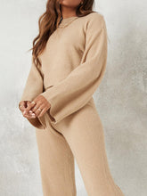 Load image into Gallery viewer, Solid Color Loose Flared Sleeve Women&#39;S Knitted Suit
