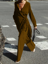 Load image into Gallery viewer, Solid Color V-Neck Tie Suit
