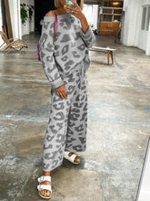 Load image into Gallery viewer, Casual Loose Round Neck Long Sleeve Top Pants Leopard Knitted Suit
