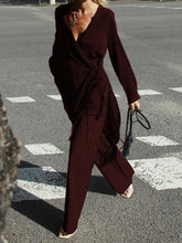 Load image into Gallery viewer, Solid Color V-Neck Tie Suit
