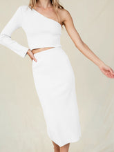 Load image into Gallery viewer, Fashion Elegant Top Skirt Knit Suit
