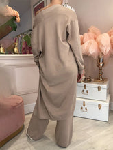 Load image into Gallery viewer, Fashion Loose Casual Knitted Three-piece Suit
