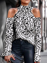 Load image into Gallery viewer, Fashion Simple Color Matching Long Sleeved Leopard Sweater
