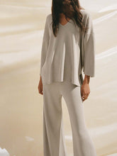 Load image into Gallery viewer, Simple Casual Loose V Neck Long Sleeved Knitted Suit

